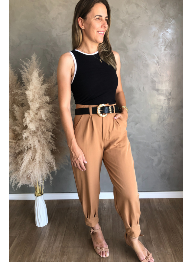 Calça Alfaiataria Cenoura Eloá Feminina Lamour